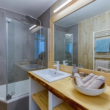 Le Petit Balcon Avec Vue Sur Le Mont-Blanc 2 Etoiles Apartment Chamonix Exterior photo